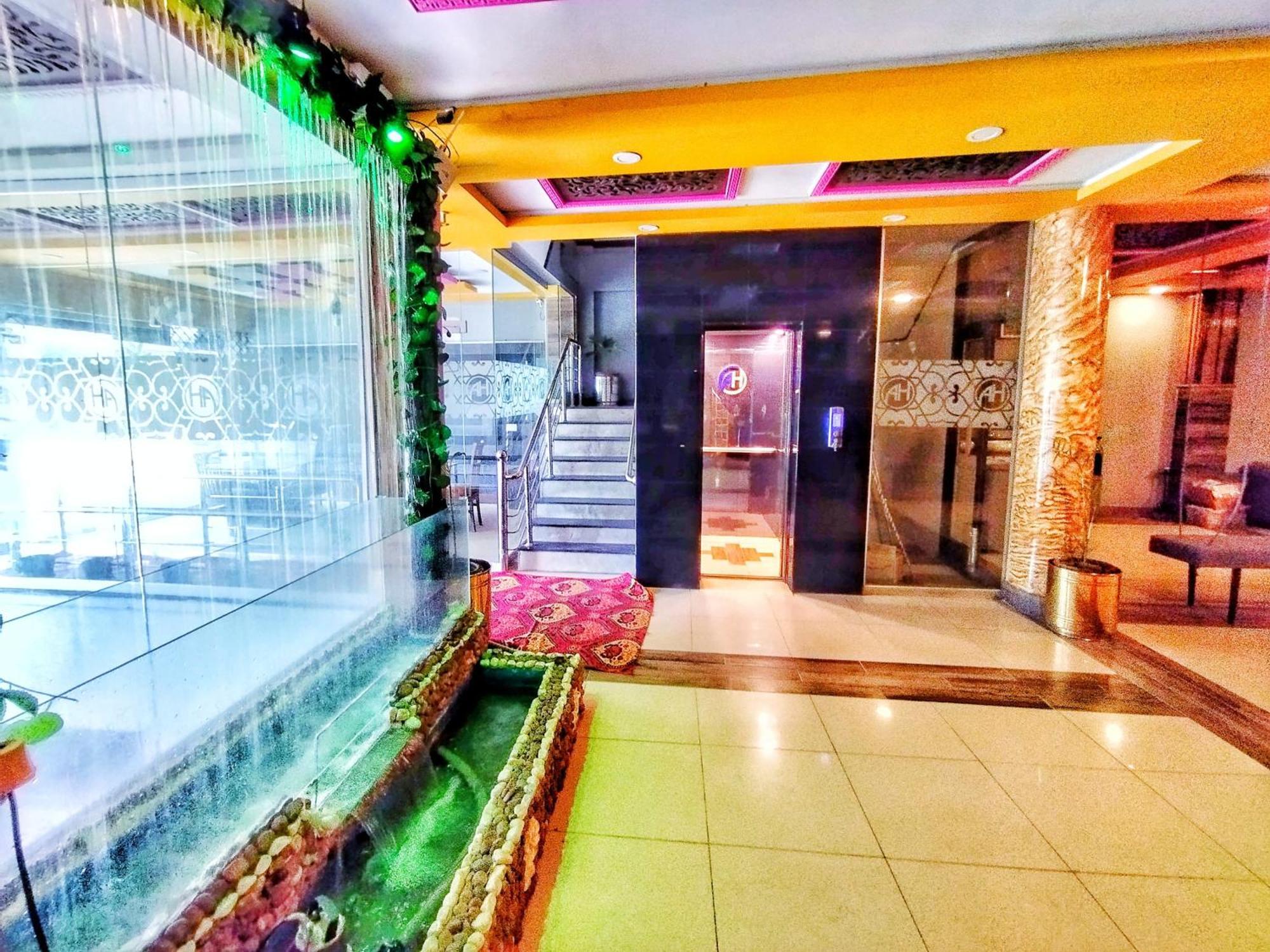 Abeer Hotel Swat By Khan Familia Mingora Exterior photo